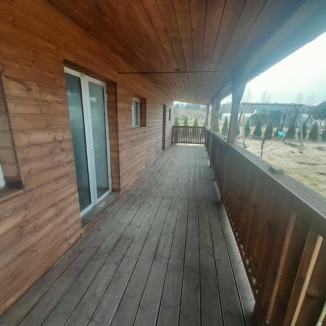 Domek holenderski zabudowany z tarasem