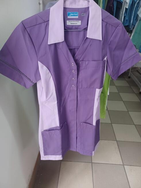 Bluzy medyczne używane