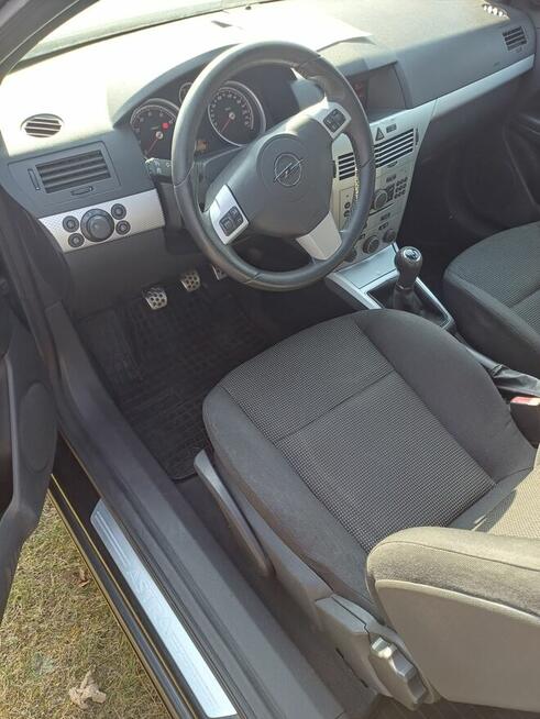 Opel Astra H 1.6 GTC 2006r