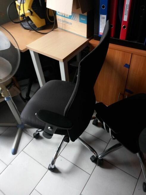 Krzesła i meble biurowe