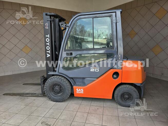 Wózek Widłowy TOYOTA 8FD20 Kabina , Wolny skok TOYOTA 8FDF20