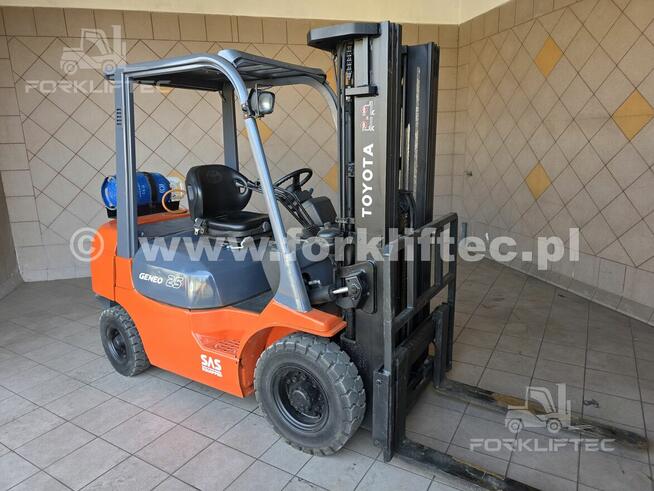 Wózek Widłowy TOYOTA 7FGF25 Triplex TOYOTA 7FG25 Linde