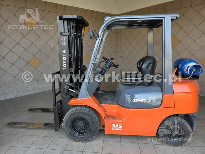 Wózek Widłowy TOYOTA 7FGF20 Triplex TOYOTA 7FG20 Linde