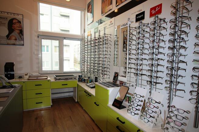 Sprzedam wyposażenie salonu optycznego