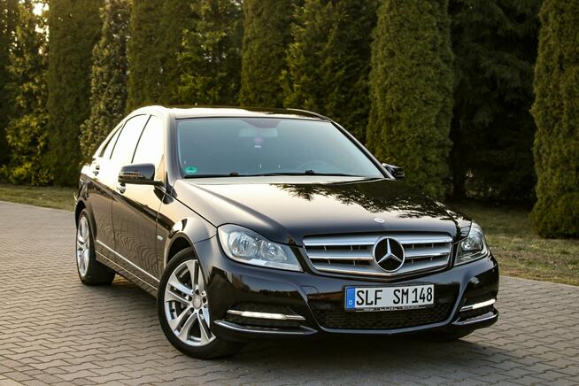 Mercedes C 200 184KM Nawigacja Poł Skóry Ledy Podgrzewane Fotele Lift AVANTGARDE