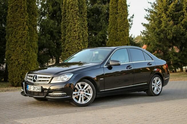 Mercedes C 200 184KM Nawigacja Poł Skóry Ledy Podgrzewane Fotele Lift AVANTGARDE