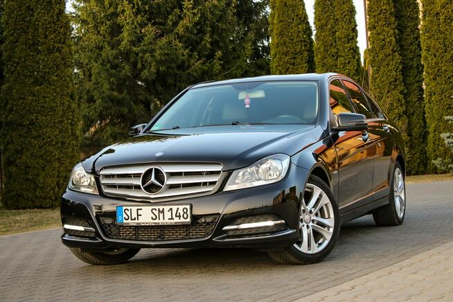 Mercedes C 200 184KM Nawigacja Poł Skóry Ledy Podgrzewane Fotele Lift AVANTGARDE