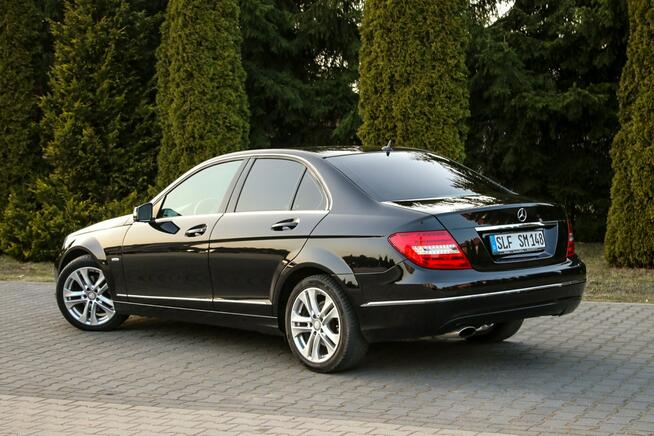 Mercedes C 200 184KM Nawigacja Poł Skóry Ledy Podgrzewane Fotele Lift AVANTGARDE
