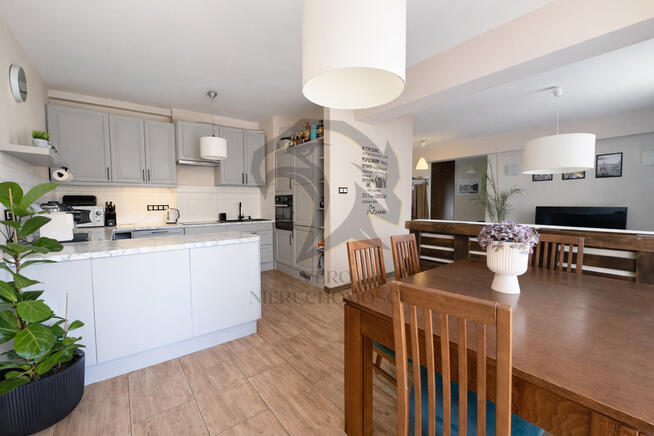 Dom w mieście 110 M², WŁASNY GARAŻ I TARS 280m²