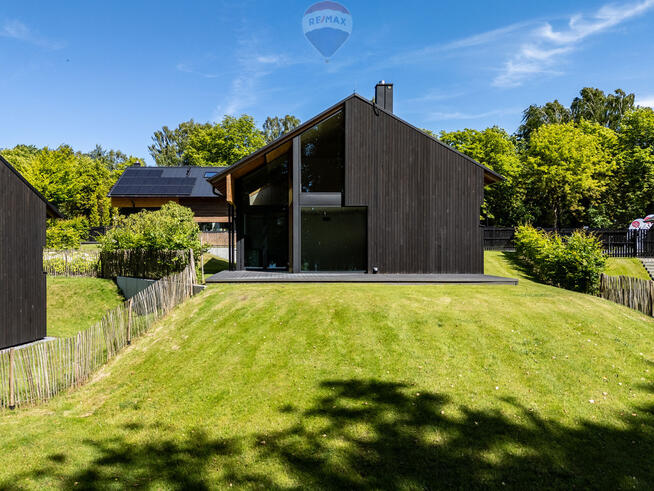 Wyjątkowy dom nad samym jeziorem