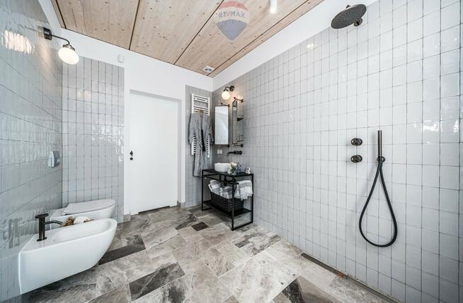 Wyjątkowy dom nad samym jeziorem