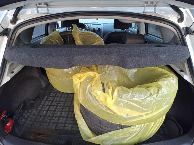 Nissan Qashqai Ładny stan 2.0 benzyna bogata wersja ważne opłaty