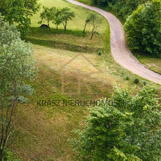 Urokliwa, naturalnie zalesiona działka budowlana