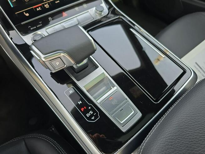 Audi Q8 MatrixLED_HeadUp_Hak_SoundSystem_Virtual_Panorama_HomeLink_Asystenci