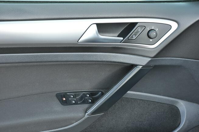 Volkswagen Golf 1.0B 85KM Manual 5-G SalonPL 1wł AppConnect Ledy CzujnikiPark