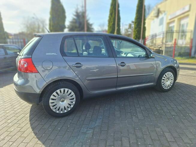 VOLKSWAGEN GOLF V