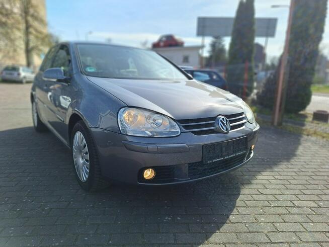 VOLKSWAGEN GOLF V