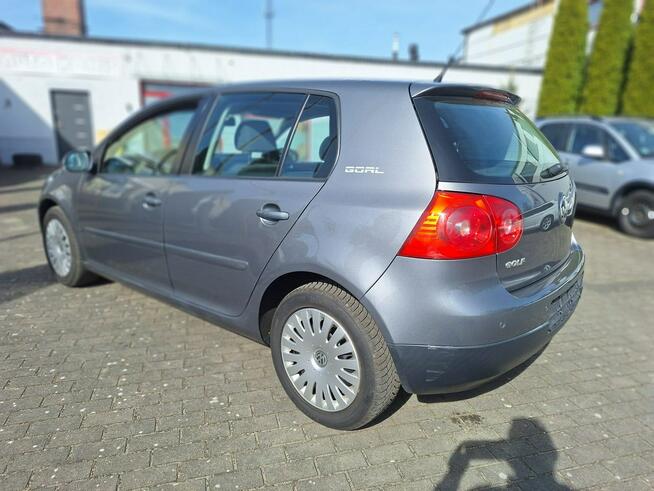 VOLKSWAGEN GOLF V