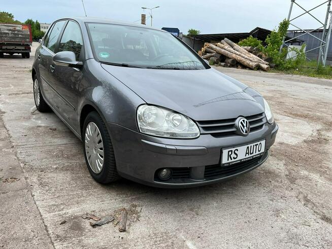 VOLKSWAGEN GOLF V