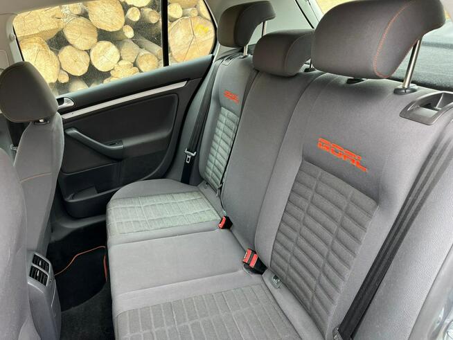 VOLKSWAGEN GOLF V