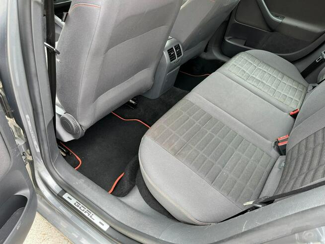 VOLKSWAGEN GOLF V