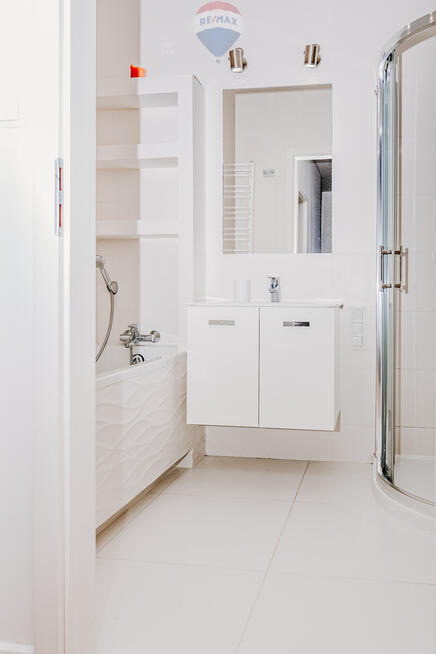 3 pokoje przy metrze