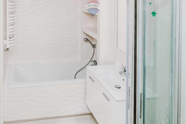 3 pokoje przy metrze