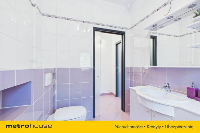 Przestronny dom z zadbanym ogrodem i garażem