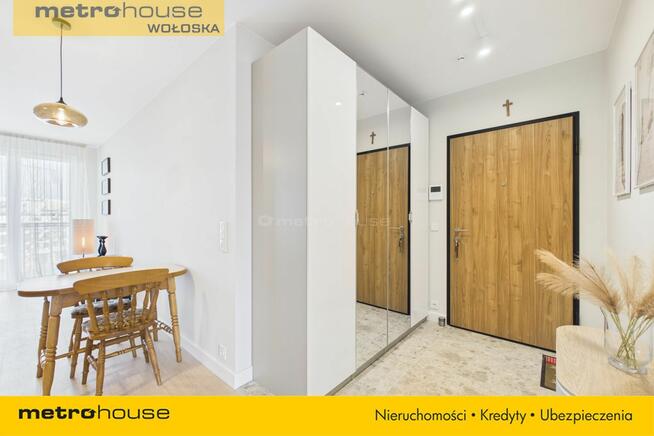 Przestronne mieszkanie dwupokojowe z balkonem.