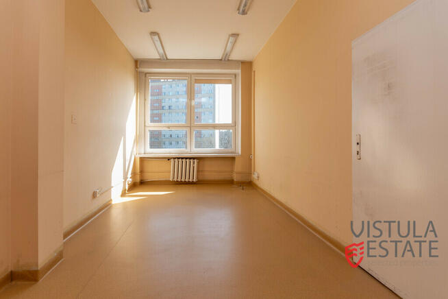 Budynek 2500 m2 + działka 1700 m2