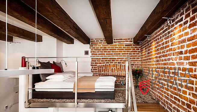 Studio z antresolą i ogródkiem| Stare Miasto