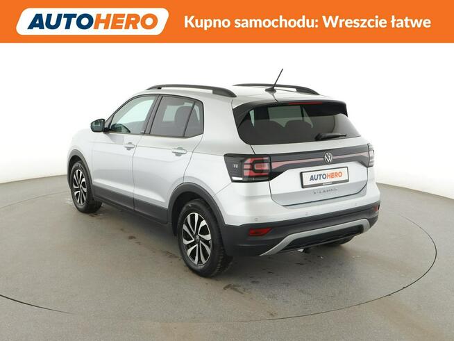 Volkswagen T-Cross Active 110KM niski przebieg climatronic navi grzane fotele ACC hak PDC