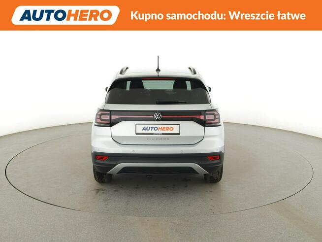 Volkswagen T-Cross Active 110KM niski przebieg climatronic navi grzane fotele ACC hak PDC