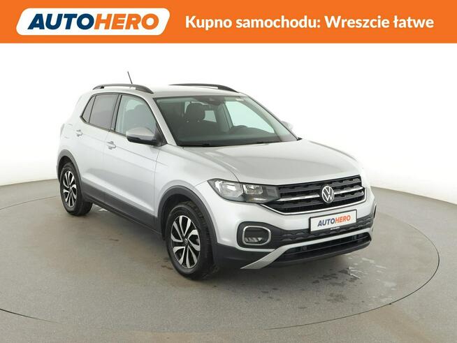 Volkswagen T-Cross Active 110KM niski przebieg climatronic navi grzane fotele ACC hak PDC