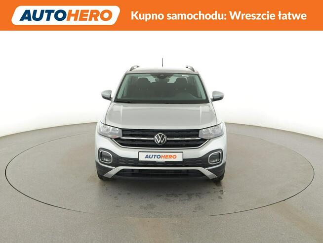 Volkswagen T-Cross Active 110KM niski przebieg climatronic navi grzane fotele ACC hak PDC