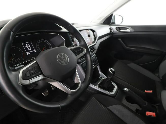 Volkswagen T-Cross Active 110KM niski przebieg climatronic navi grzane fotele ACC hak PDC