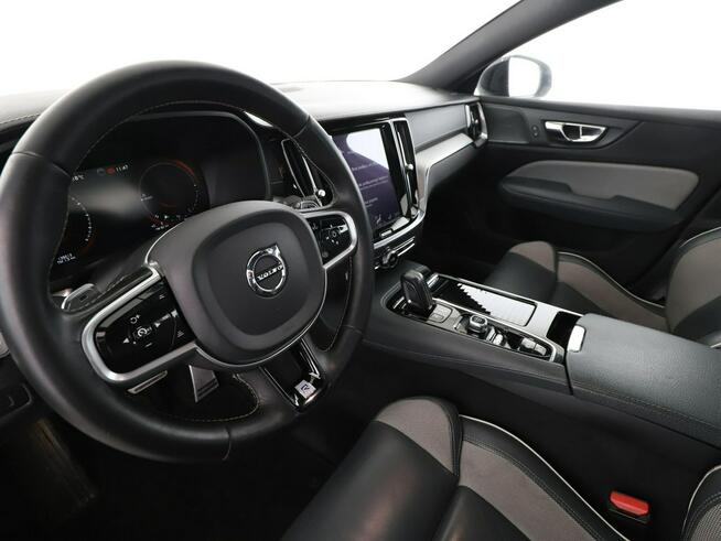 Volvo S60 FV23% R-Design PHEV T8 automat AWD panorama navi kamera 360 HarmanKard