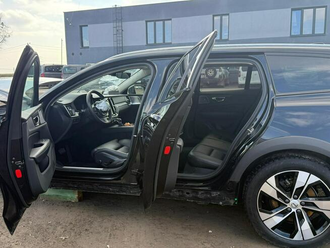 Volvo V60 Cross Country Pro*Bowers&Wilkins*Panorama*AWD*Kamera360*VirtualCocpit*FullLed*HeadUP