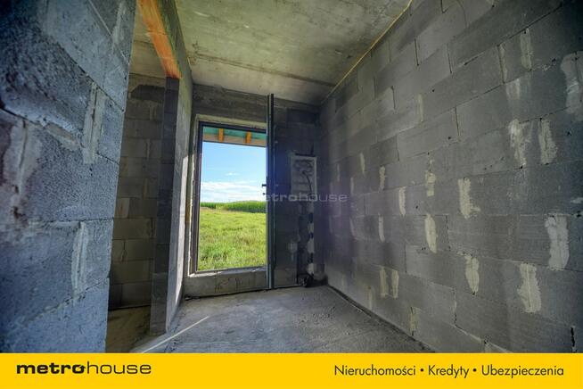 Komfortowy Dom w sąsiedztwie młodego lasu.