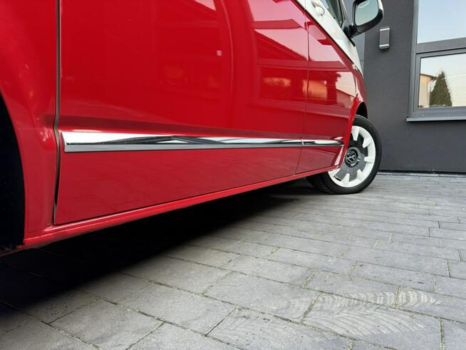 Volkswagen Multivan 2.0TDI 204KM 4Motion DSG Special Edition Bulli Biało-Czerwony