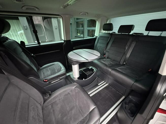 Volkswagen Multivan 2.0TDI 204KM 4Motion DSG Special Edition Bulli Biało-Czerwony