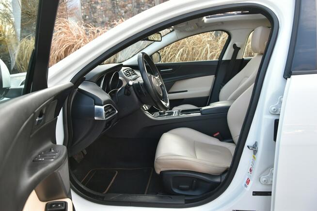 Jaguar XE 25T 2.0T 250KM 2018r. Skóra Panorama