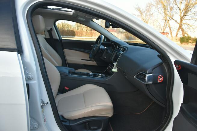 Jaguar XE 25T 2.0T 250KM 2018r. Skóra Panorama