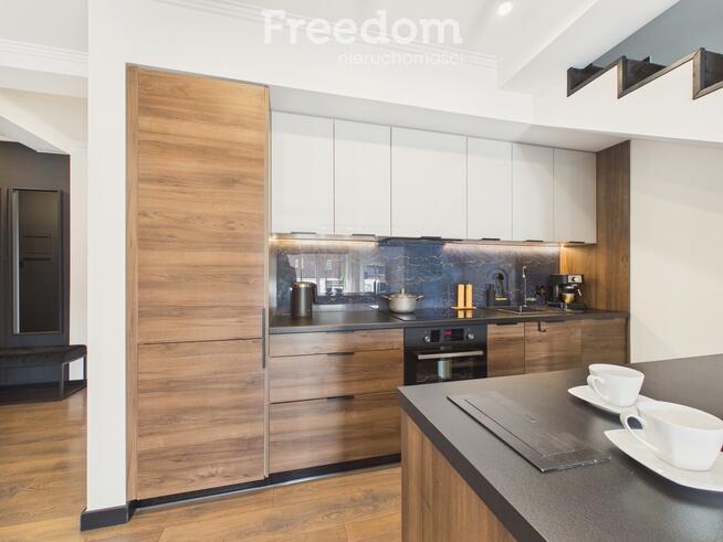 Stylowe mieszkanie dwupoziomowe z balkonami!