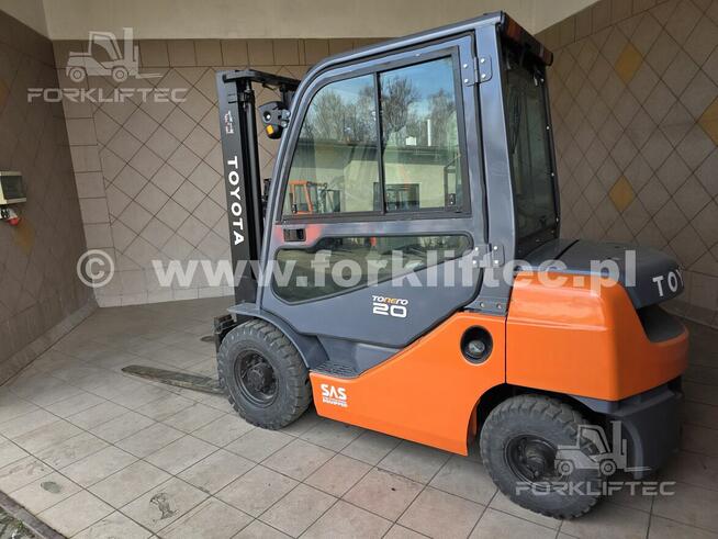 Wózek Widłowy TOYOTA 8FD20 Kabina , Wolny skok TOYOTA 8FDF20