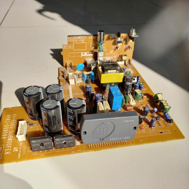 STK 412 - 440 D8K20 wzmacniacz , cała płyta z częściami