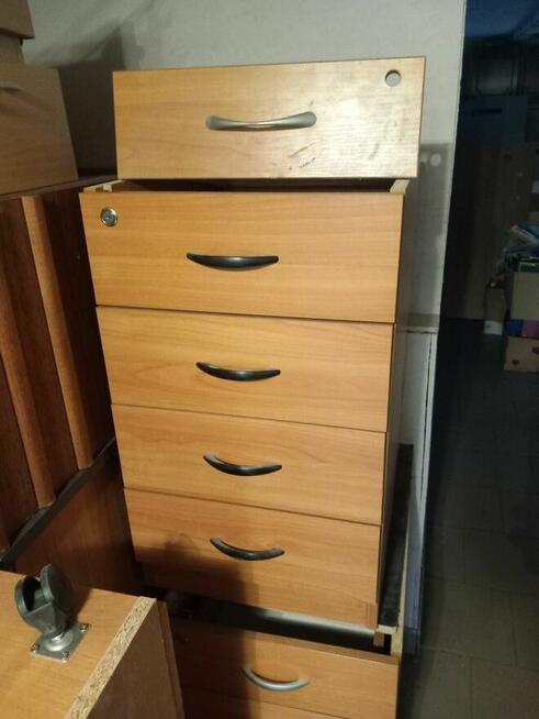 Kontenerek z szufladami zamykany używane