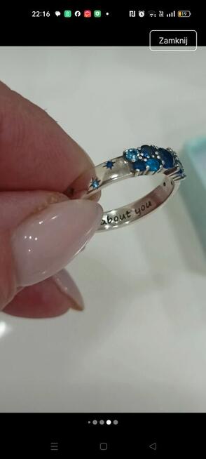 Pierścionek S925 z niebieskimi syntetycznymi cyrkoniami