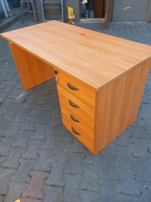 Kontenerek z szufladami zamykany używane