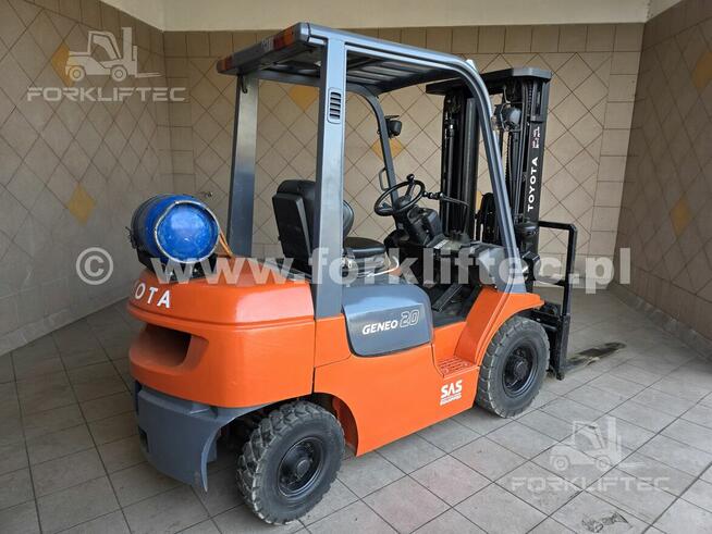 Wózek Widłowy TOYOTA 7FGF20 Triplex TOYOTA 7FG20 Linde